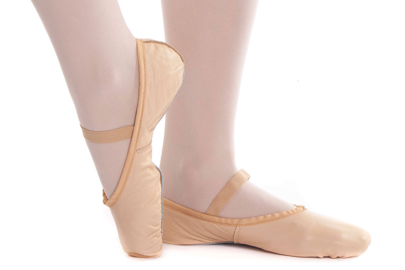- Zapatillas de ballet indumentaria de danza